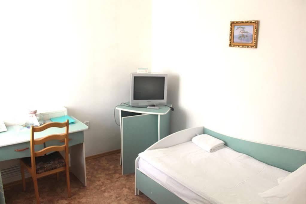Hotel Tourist Astana Bagian luar foto