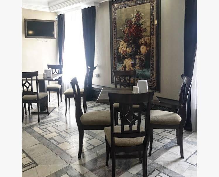 Hotel Tourist Astana Bagian luar foto