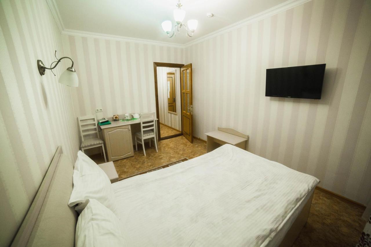 Hotel Tourist Astana Bagian luar foto