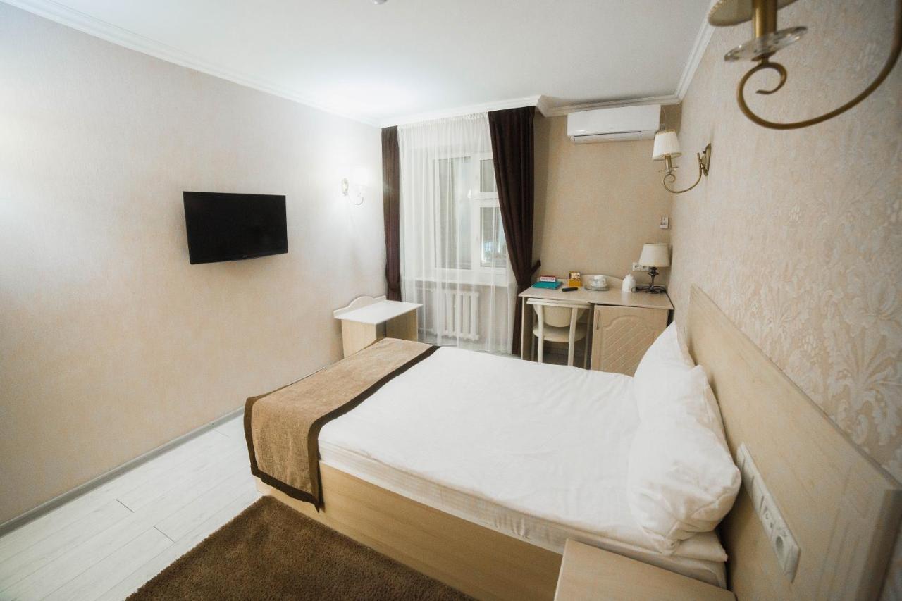 Hotel Tourist Astana Bagian luar foto