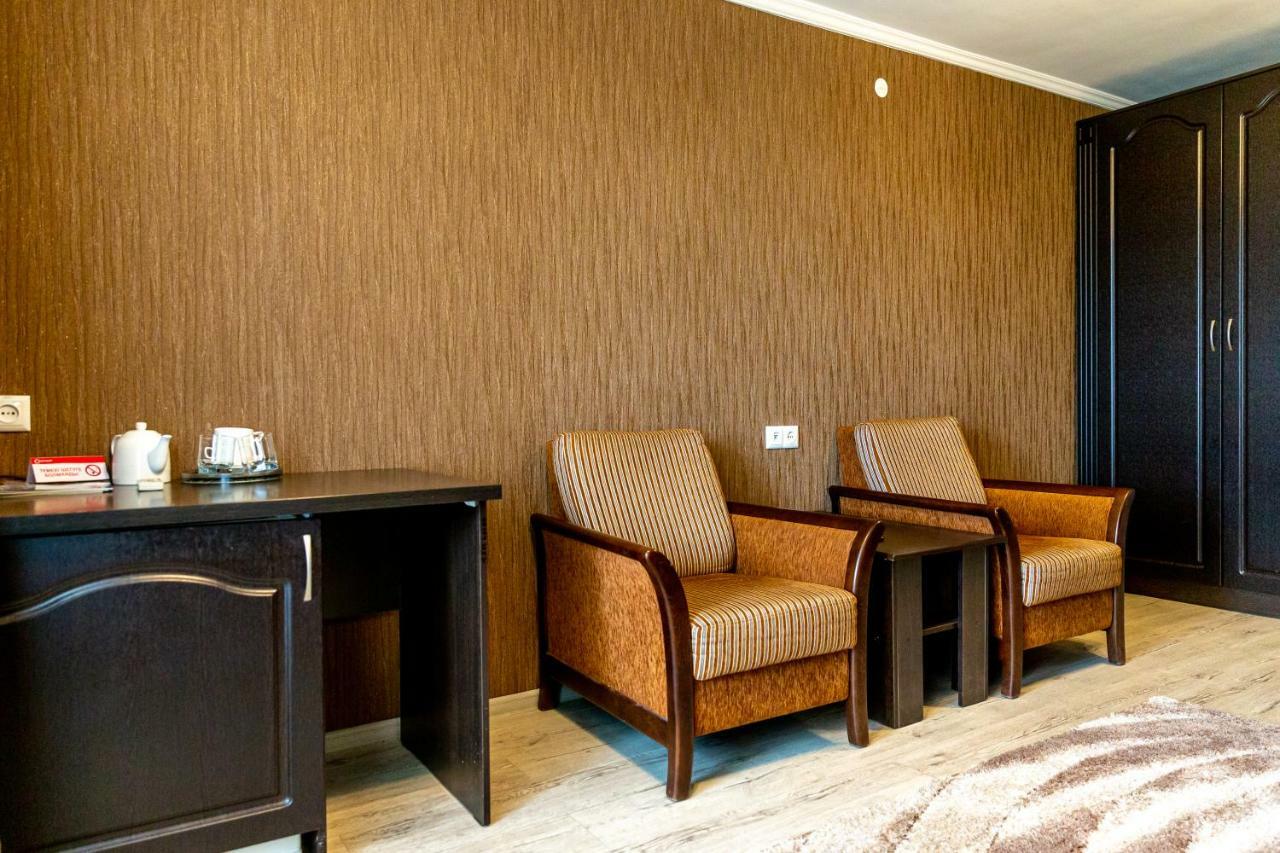 Hotel Tourist Astana Bagian luar foto
